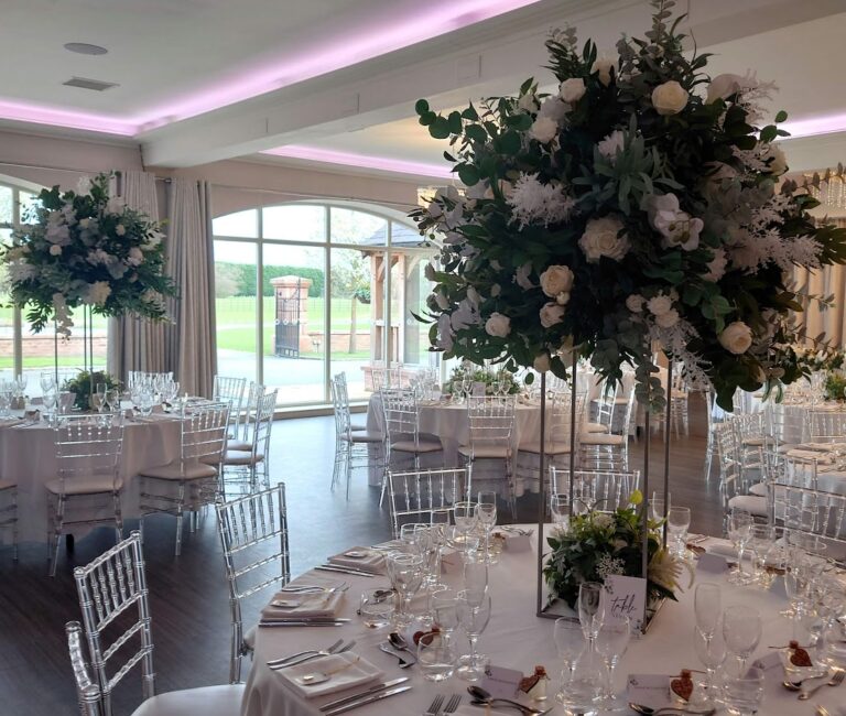 Wedding table centrepiece flowers